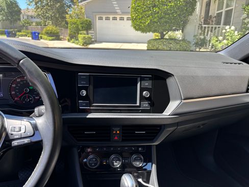 Used 2019 Volkswagen Jetta R-Line FWD image 12