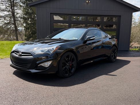 Used 2016 Hyundai Genesis Coupe 3.8 image 1