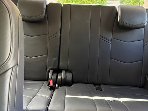 Used 2019 Cadillac Escalade Premium Luxury image 8