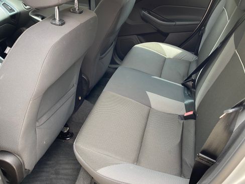 Used 2013 Ford Focus SE FWD image 11