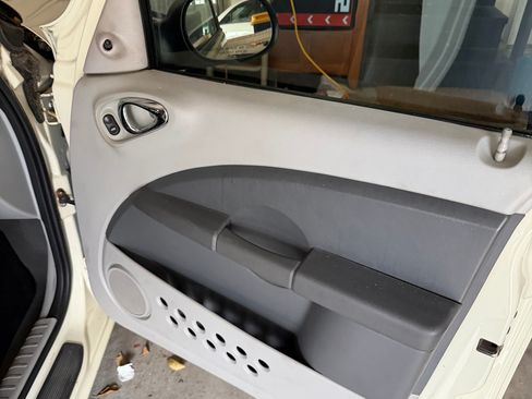 Used 2006 Chrysler PT Cruiser image 8