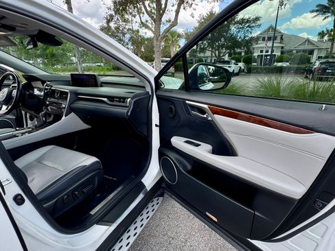 Used 2019 Lexus RX 450hL Premium w/ Premium Package image 11