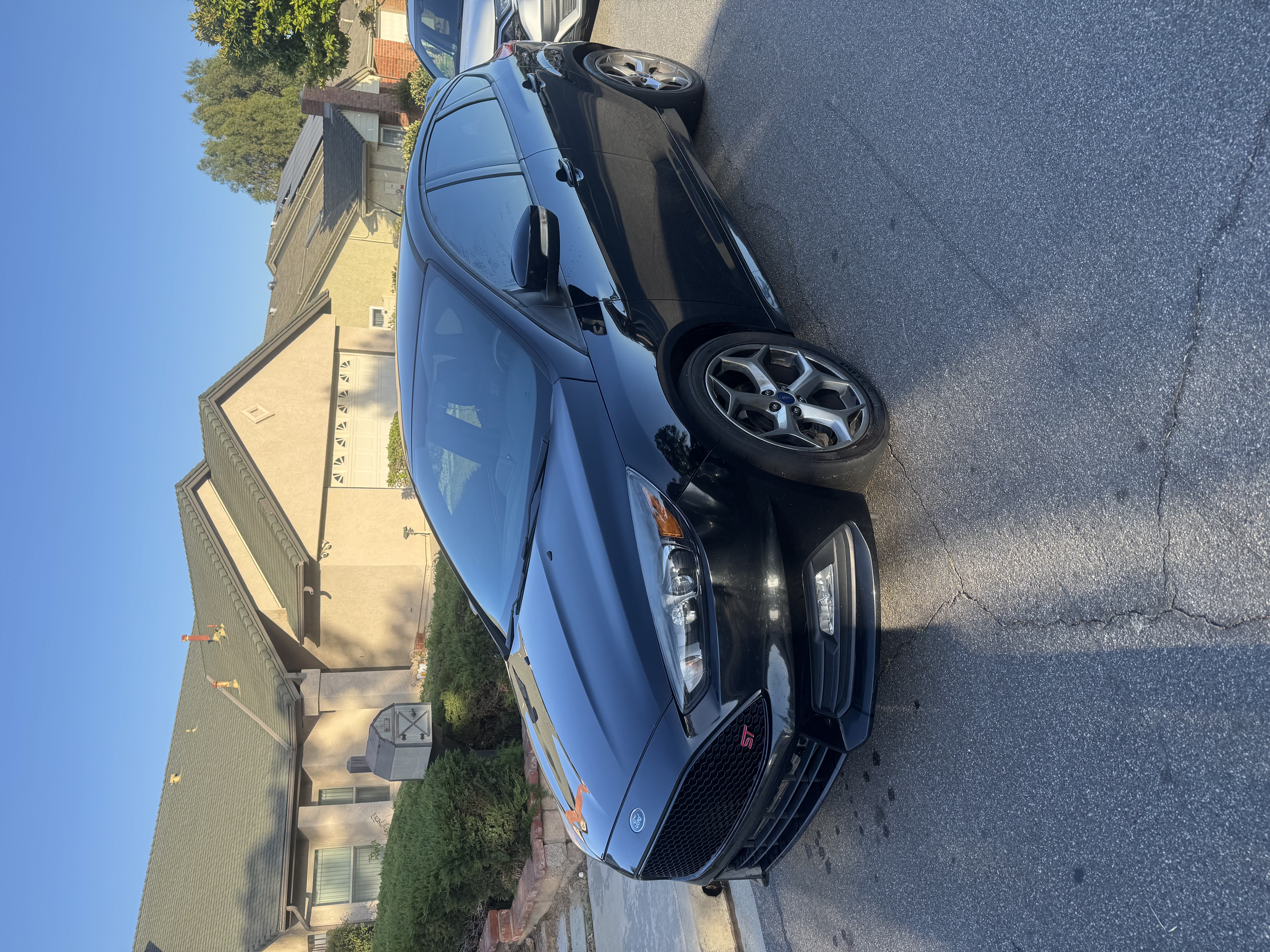 Used 2016 Ford Focus ST w/ Equipment Group 402A FWD image 2