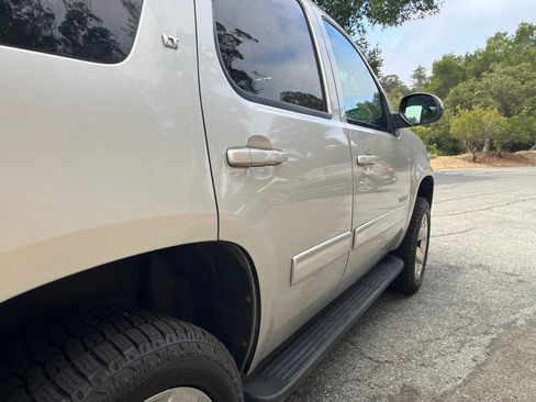 Used 2011 Chevrolet Tahoe LT AWD/4WD image 12