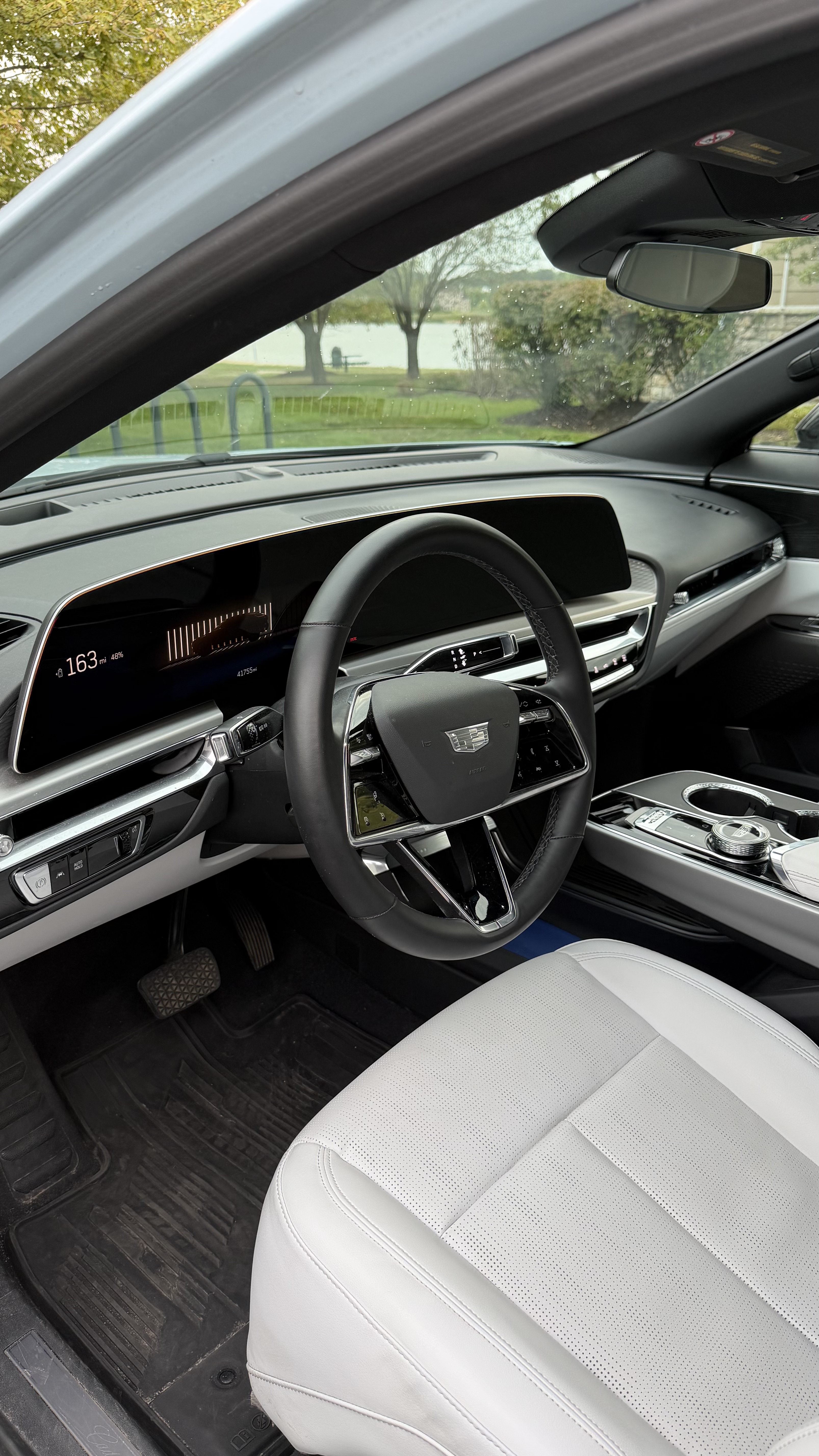 Used 2024 Cadillac Lyriq Sport AWD/4WD image 6