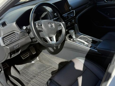 Used 2019 Honda Accord Sport image 8