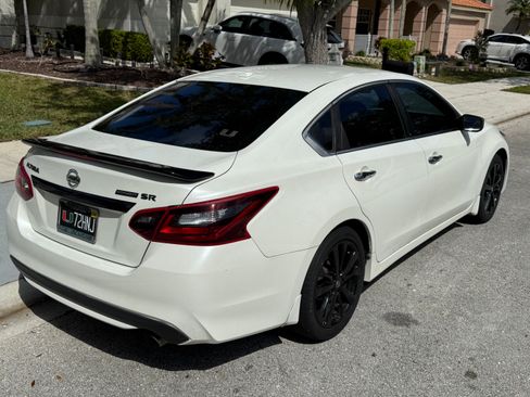 Used 2018 Nissan Altima 2.5 SR w/ SR Midnight Edition image 2