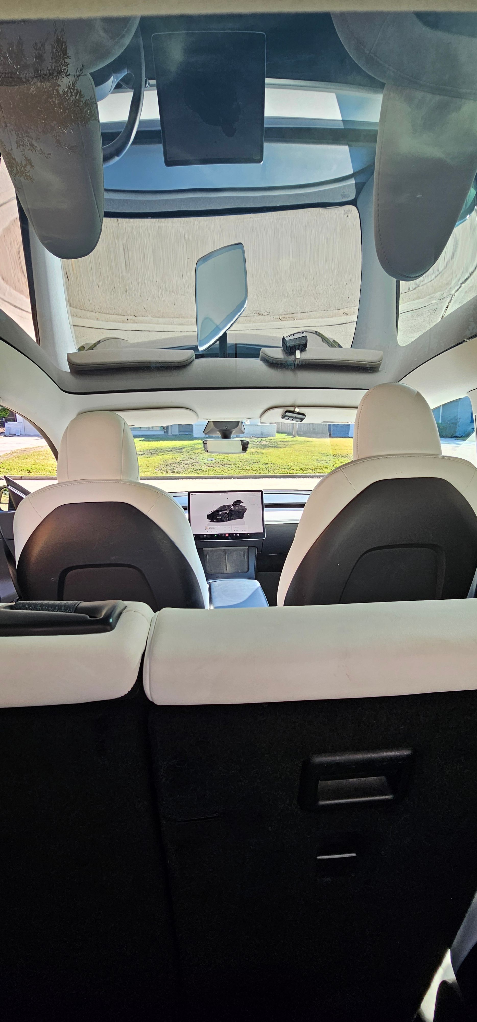 Used 2022 Tesla Model Y Long Range AWD/4WD image 23
