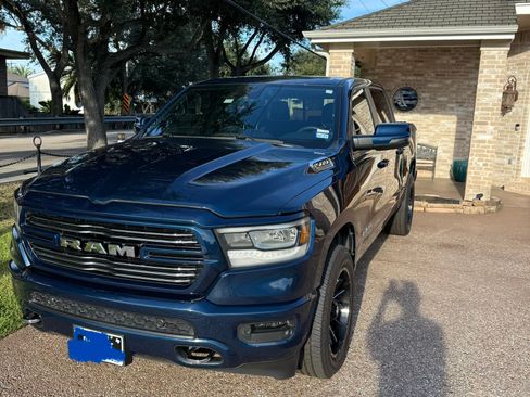 Used 2024 RAM 1500 Laramie AWD/4WD image 4