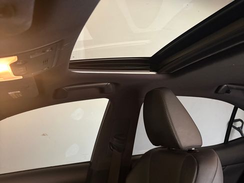 Used 2016 Lexus IS 300 AWD w/ F Sport Package image 8