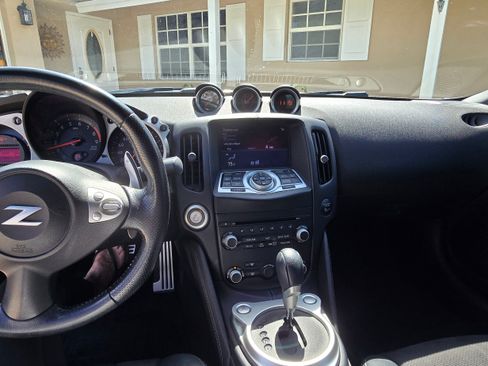 Used 2014 Nissan 370Z Touring w/ Sport Package image 15