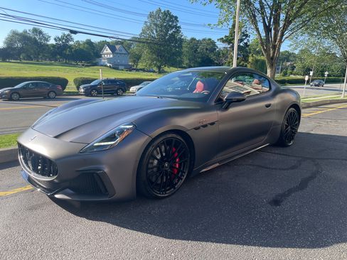 Used 2024 Maserati GranTurismo Trofeo image 11