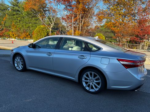 Used 2014 Toyota Avalon Limited image 6