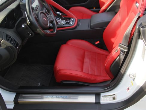 Used 2020 Jaguar F-TYPE R-Dynamic image 13