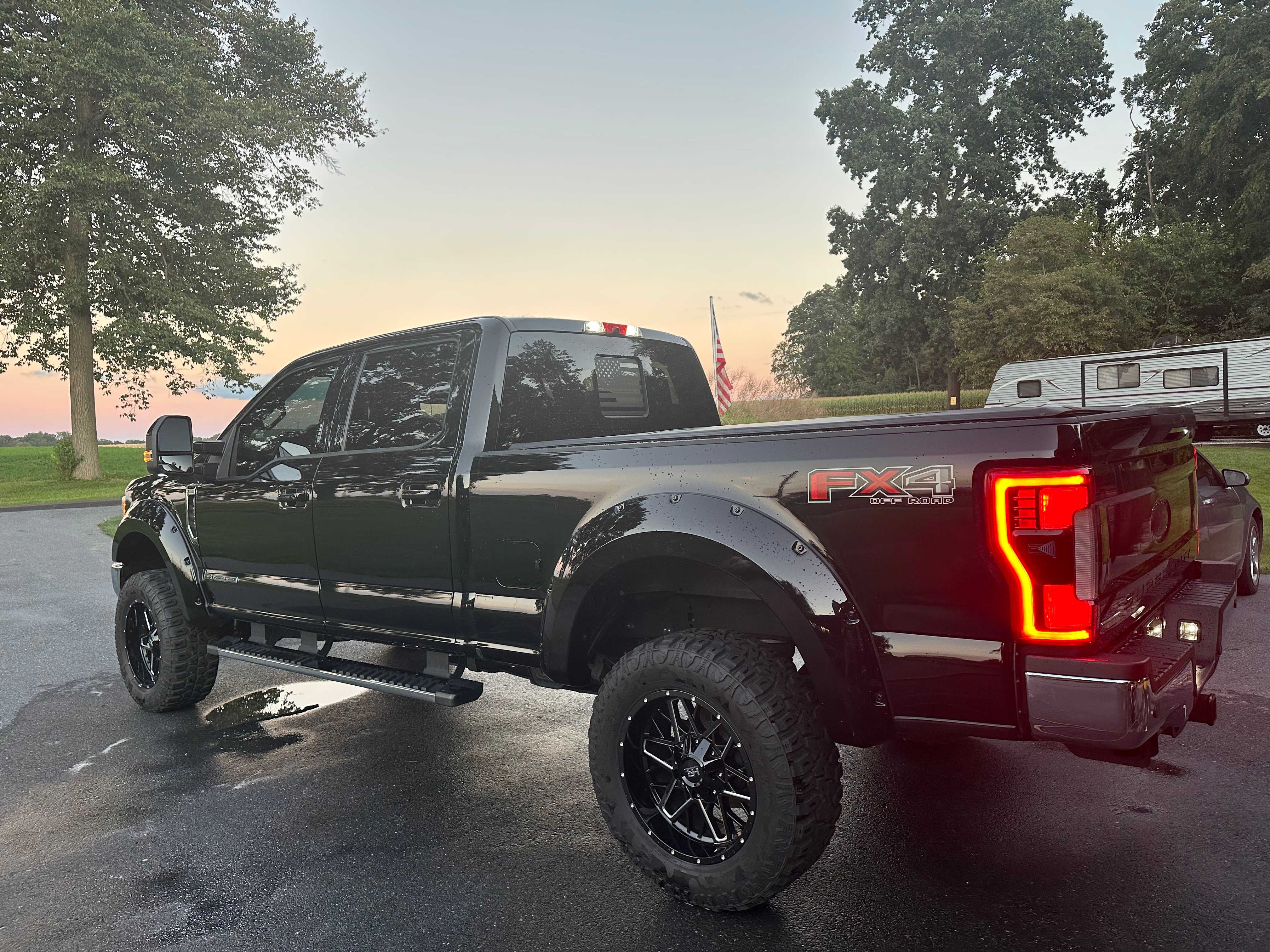 Used 2018 Ford F250 Lariat w/ Lariat Ultimate Package AWD/4WD image 4