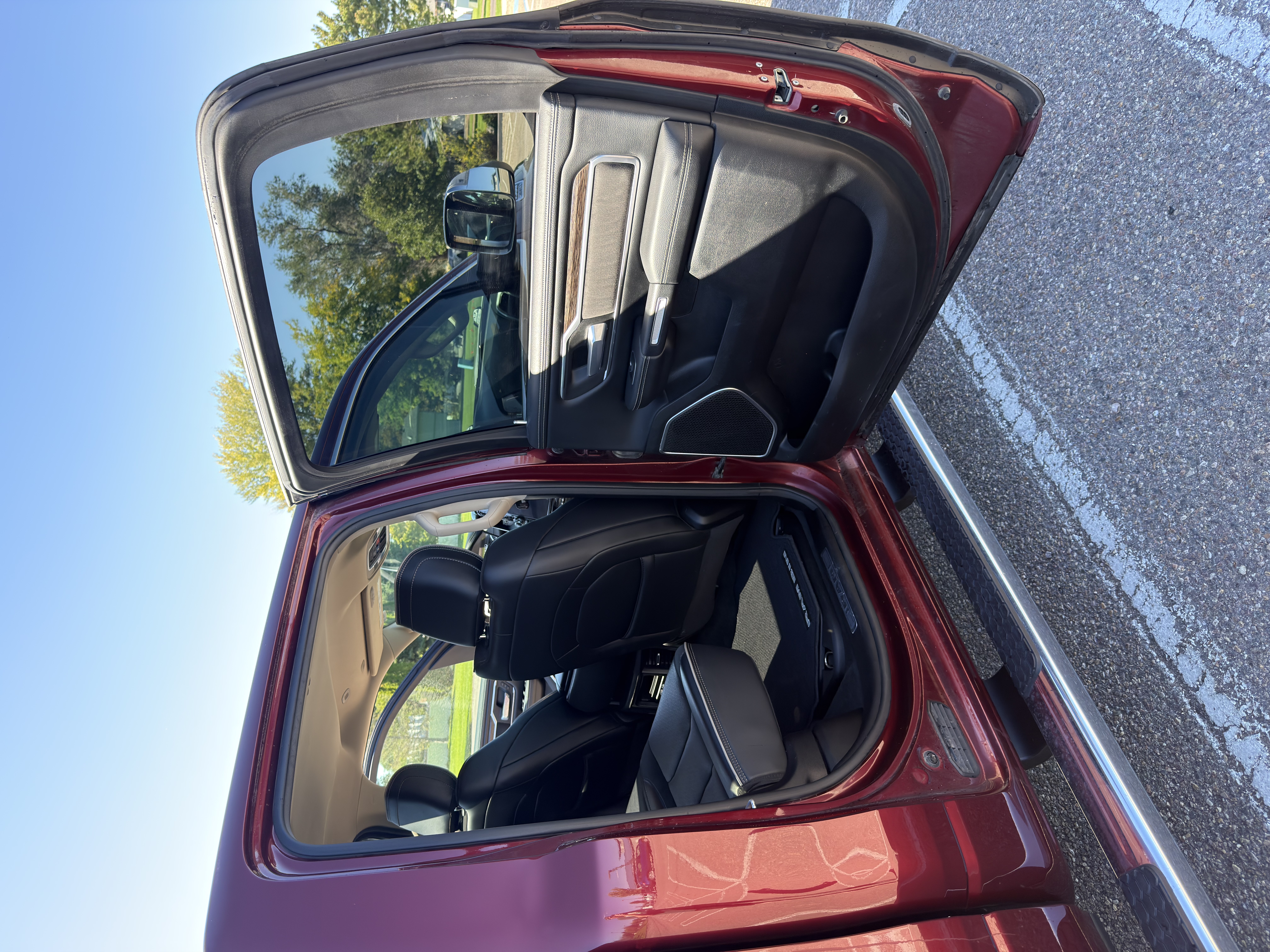 Used 2020 RAM 1500 Laramie AWD/4WD image 10