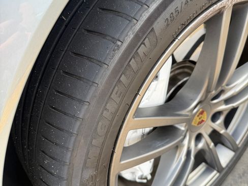 Used 2020 Porsche Cayenne Turbo AWD/4WD image 32