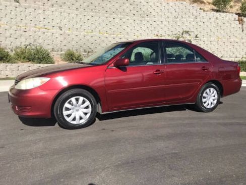Used 2006 Toyota Camry LE image 2