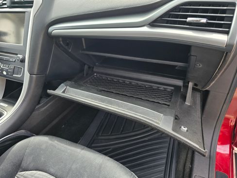 Used 2016 Ford Fusion SE image 22