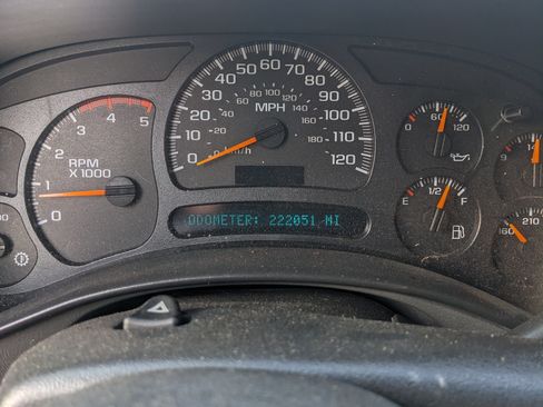 Used 2005 Chevrolet Silverado 3500 LS w/ Heavy-Duty Power Package image 9