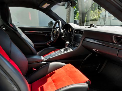 Used 2019 Porsche 911 GT3 image 18