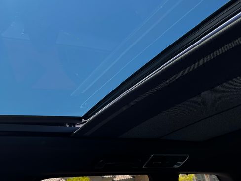 Used 2018 Land Rover Range Rover Sport SVR image 27