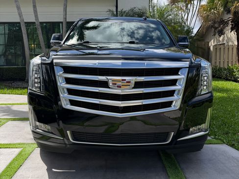 Used 2016 Cadillac Escalade ESV Luxury image 5