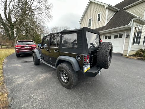 Used 2017 Jeep Wrangler Unlimited Sport w/ Quick Order Package 23S image 14