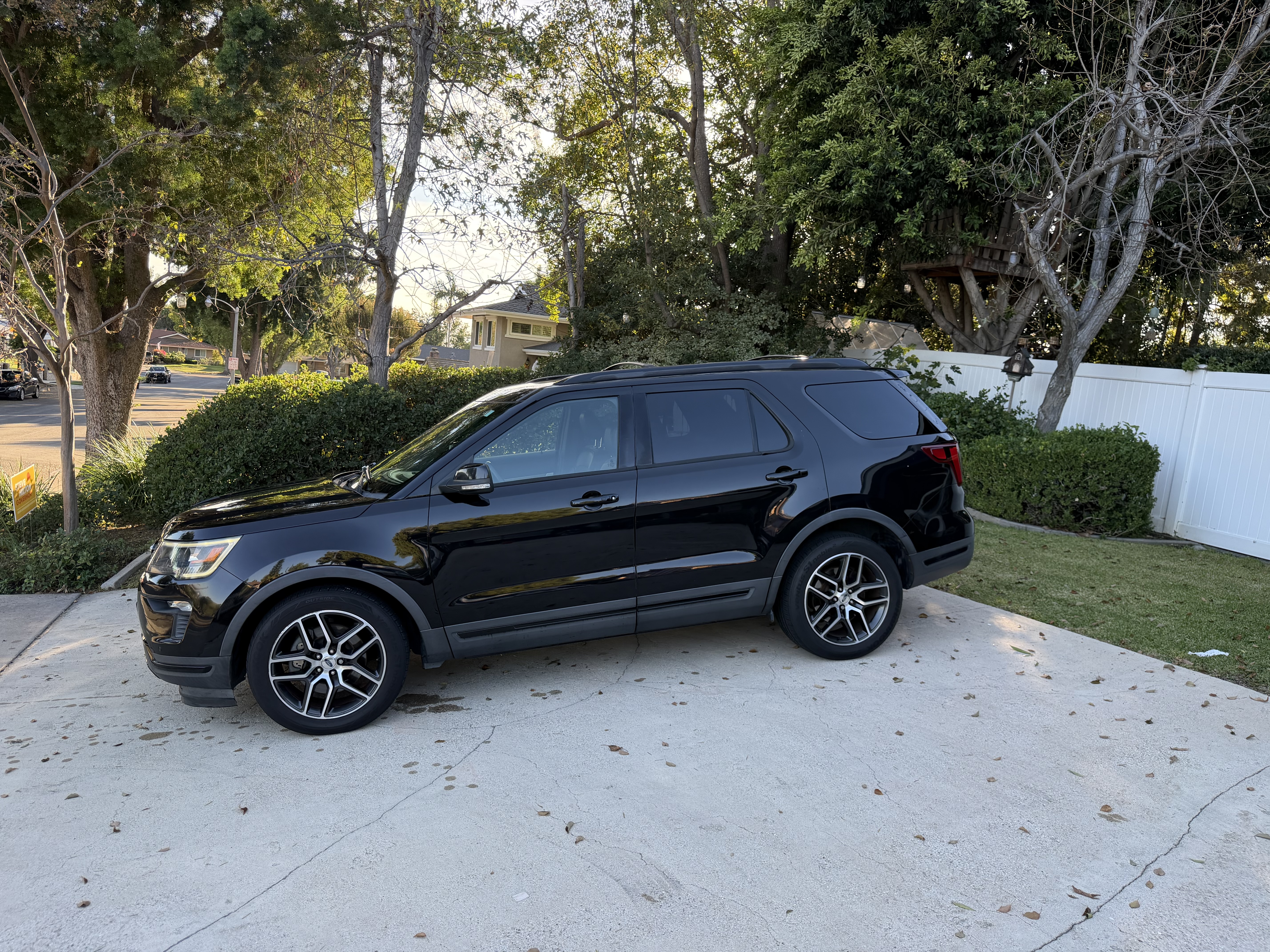 Used 2019 Ford Explorer Sport w/ Equipment Group 401A AWD/4WD image 1