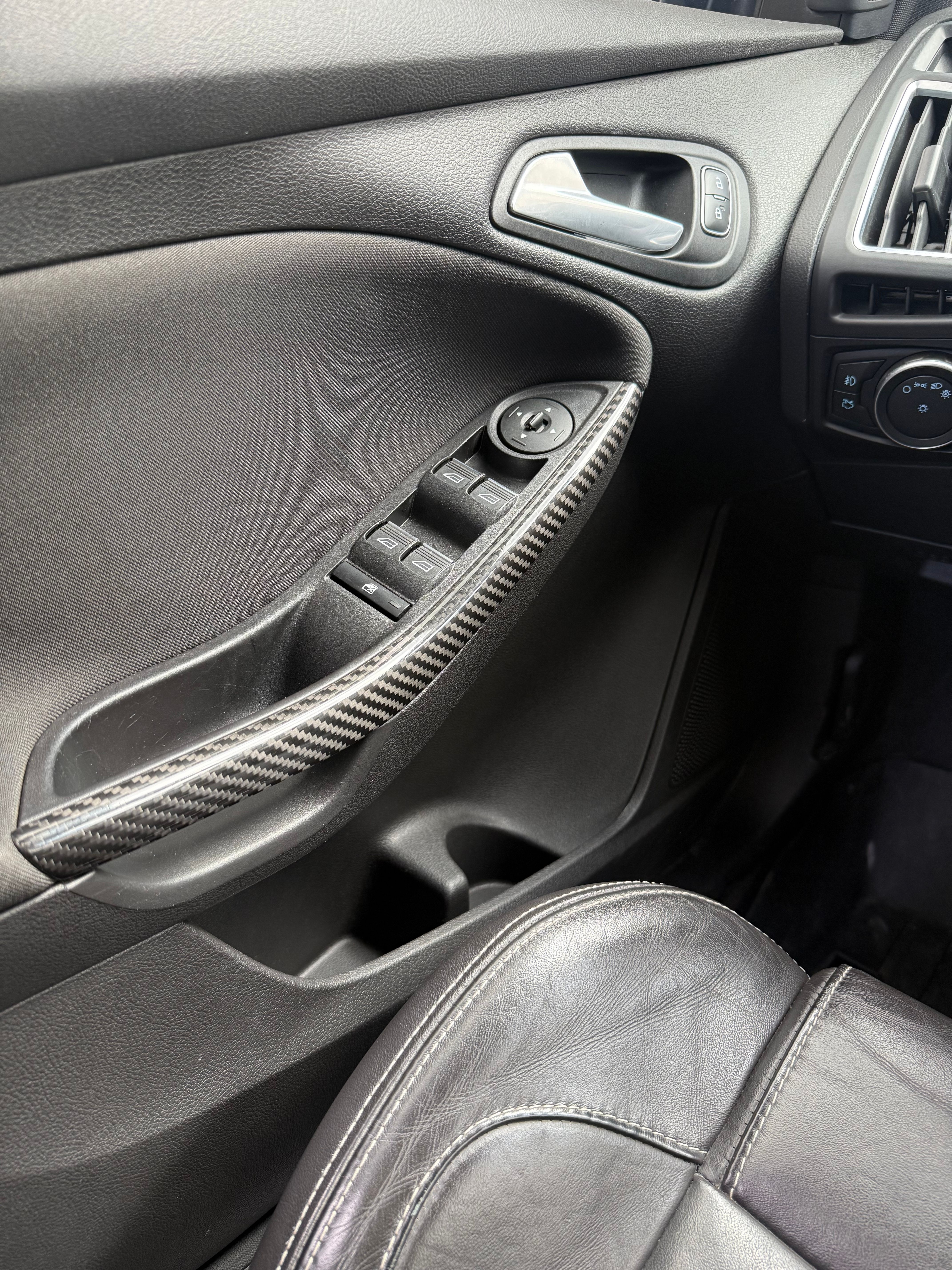 Used 2018 Ford Focus ST w/ Equipment Group 402A FWD image 18