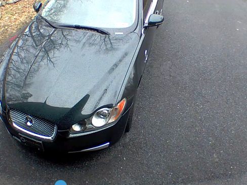 Used 2011 Jaguar XF Premium image 2