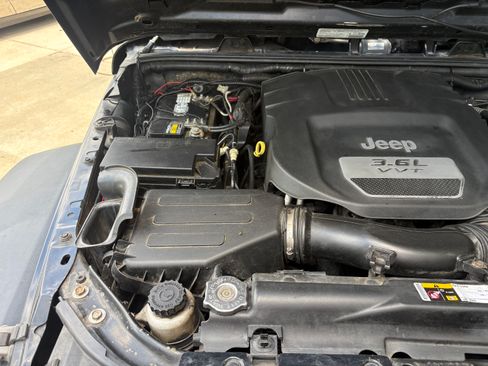 Used 2013 Jeep Wrangler Unlimited Sport AWD/4WD image 19