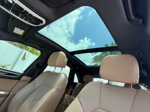 Used 2023 Porsche Macan AWD/4WD image 14