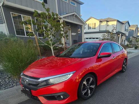 Used 2016 Honda Civic Touring image 6