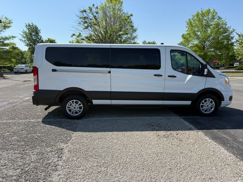 Used 2021 Ford Transit 350 XLT RWD image 5