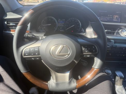 Used 2017 Lexus ES 350 image 9