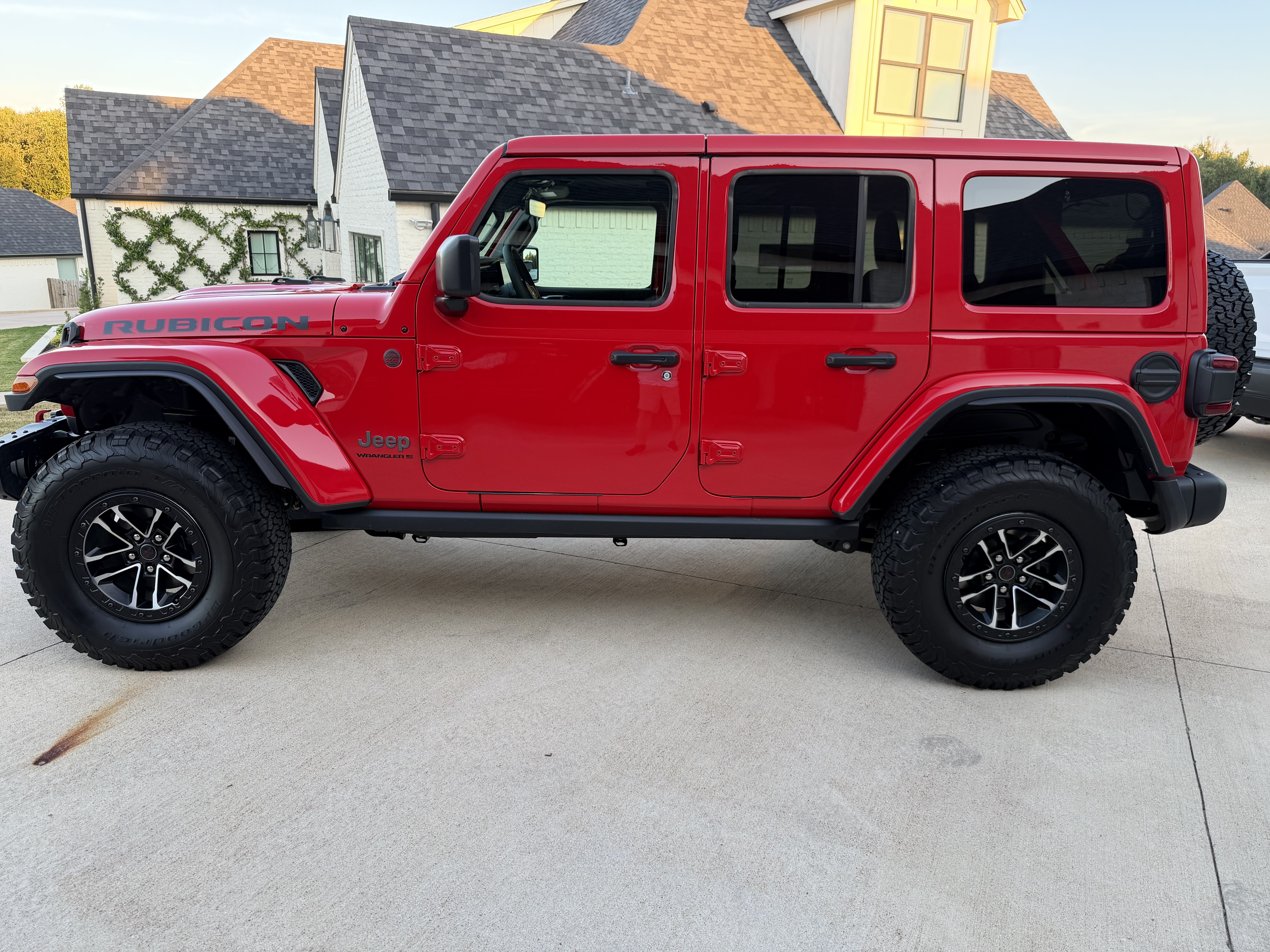 Used 2026 Jeep Wrangler Unlimited Rubicon AWD/4WD image 1