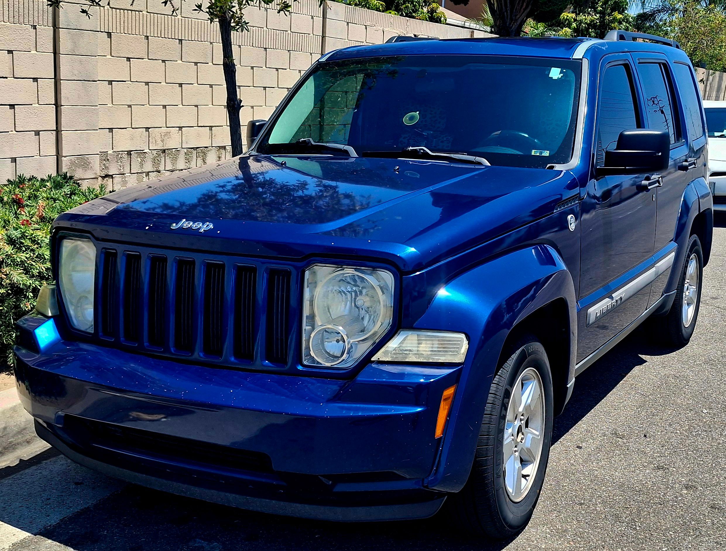 Used 2010 Jeep Liberty Sport w/ Popular Equipment Group AWD/4WD image 1