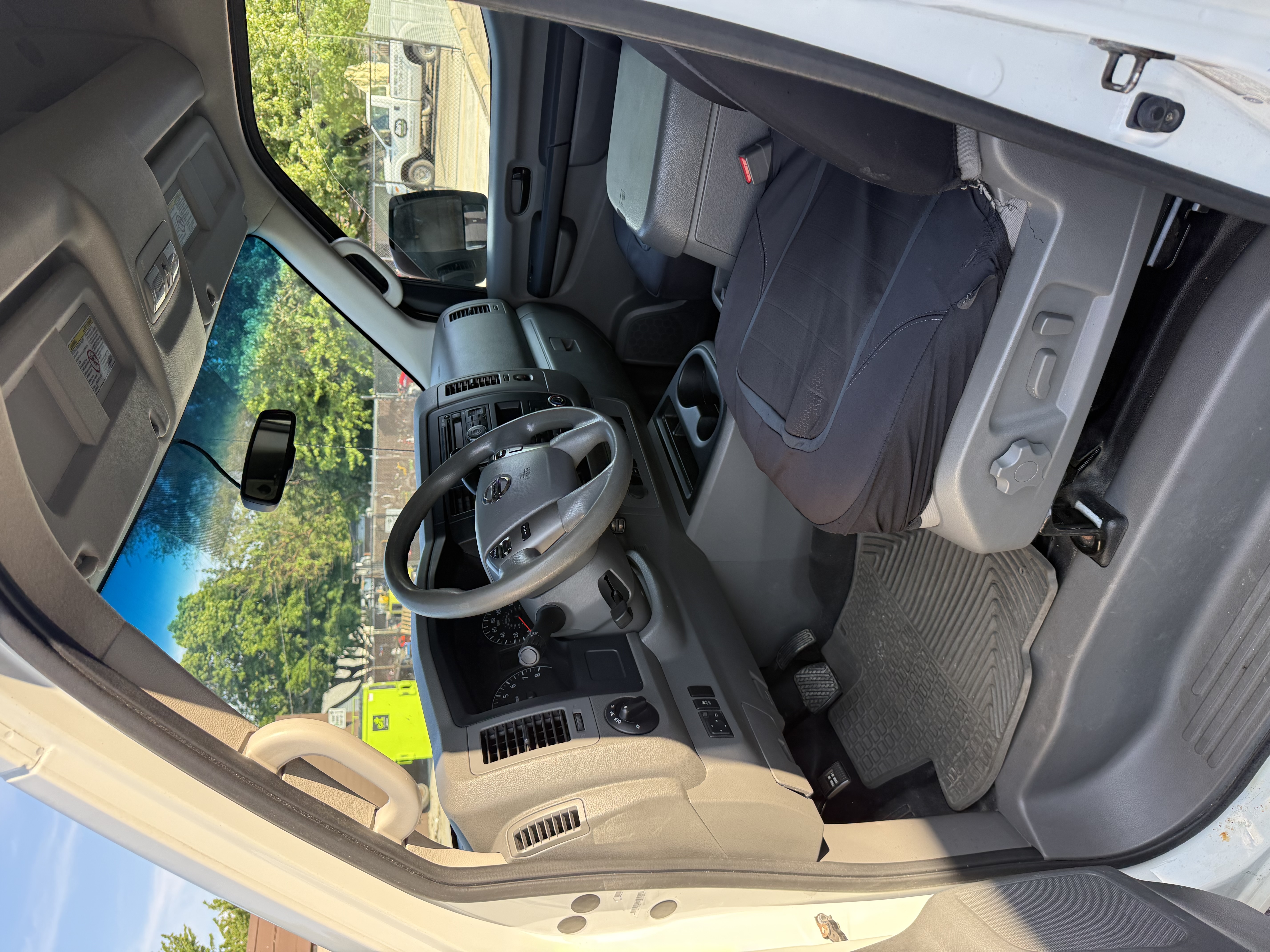 Used 2012 Nissan NV 2500 SV w/ Side Curtain Airbag Pkg RWD image 6
