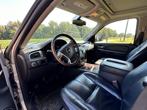 Used 2007 GMC Yukon XL Denali AWD/4WD image 11