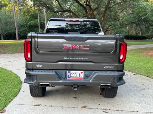 Used 2020 GMC Sierra 1500 AT4 w/ AT4 Premium Package AWD/4WD image 8