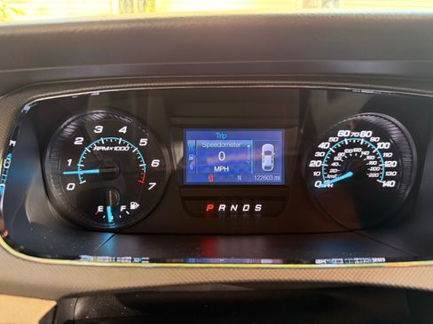 Used 2017 Ford Taurus SE FWD image 15