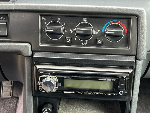 Used 1994 Volvo 940 Wagon RWD image 20