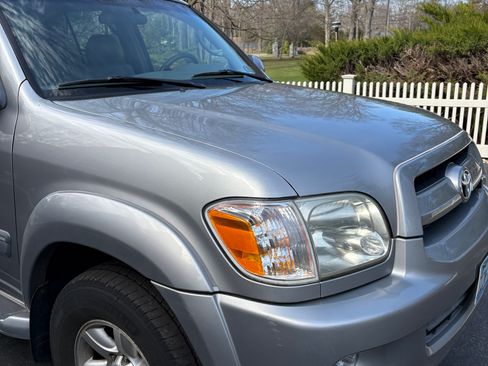 Used 2007 Toyota Sequoia SR5 image 4