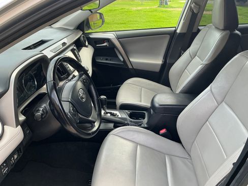 Used 2016 Toyota RAV4 XLE image 8