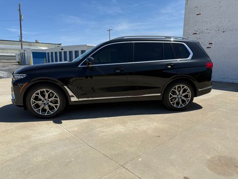 Used 2020 BMW X7 xDrive40i w/ Premium Package image 2