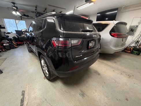 Used 2022 Jeep Compass Latitude w/ Sun and Sound Group image 16