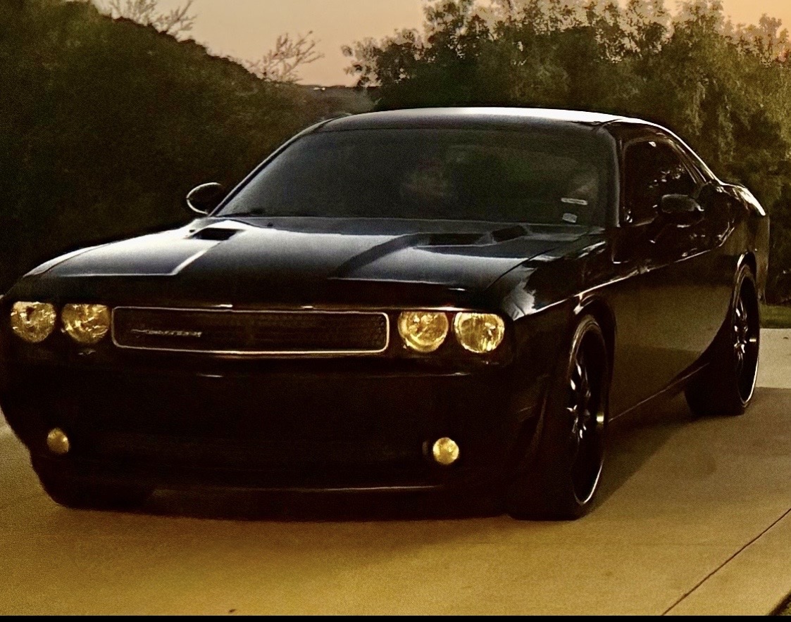 Used 2014 Dodge Challenger SXT RWD image 13