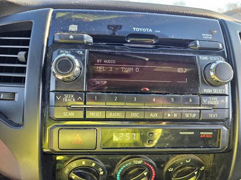 Used 2012 Toyota Tacoma PreRunner image 13