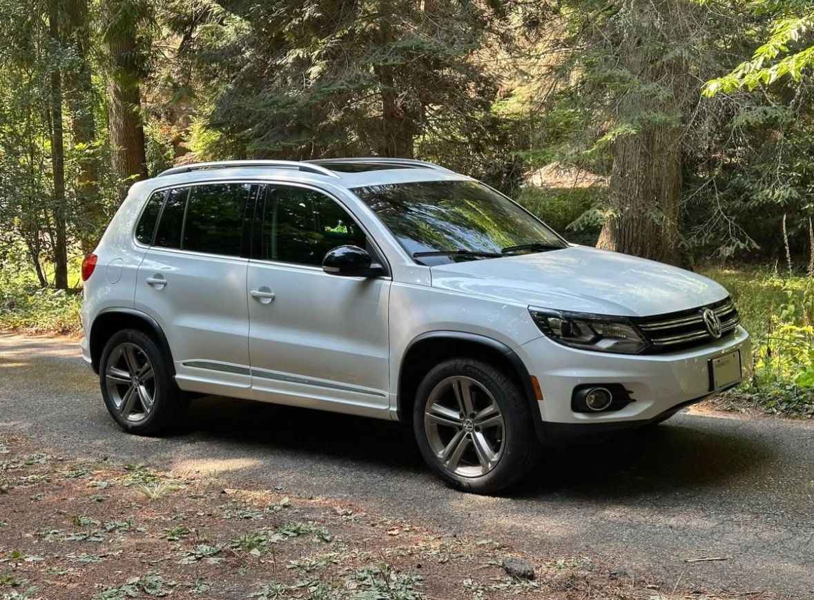 Used 2017 Volkswagen Tiguan Sport AWD/4WD image 2
